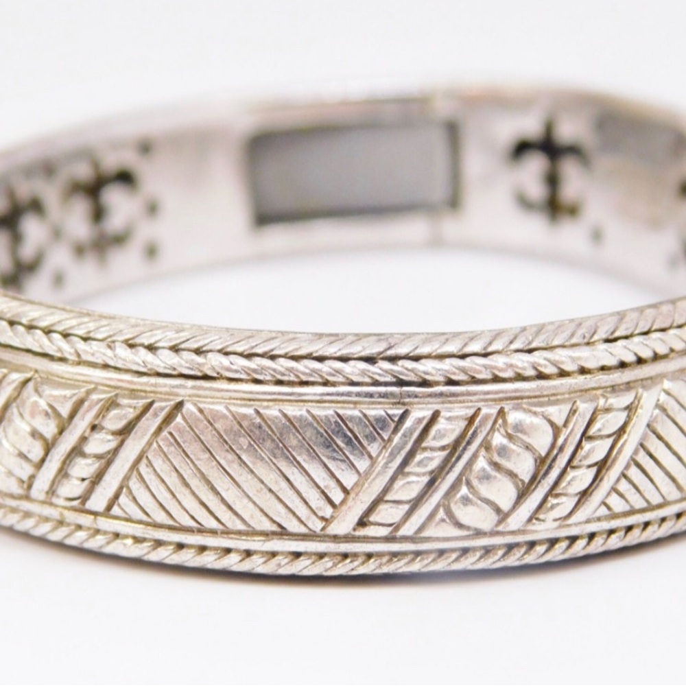Judith Ripka Hinge bracelet - Picture 2 of 5